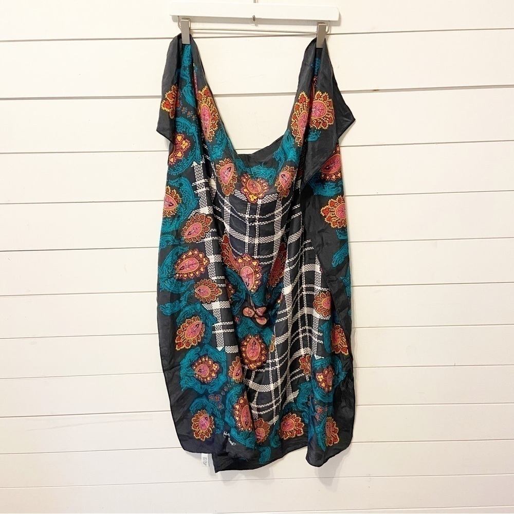 Diane Von Furstenberg | 100% Silk Paisley Scarf one Size
